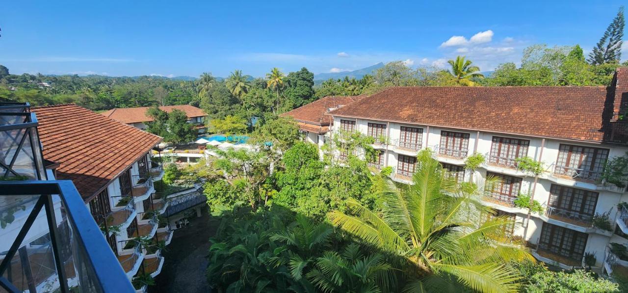 Mahaweli Reach Hotel Kandy Luaran gambar
